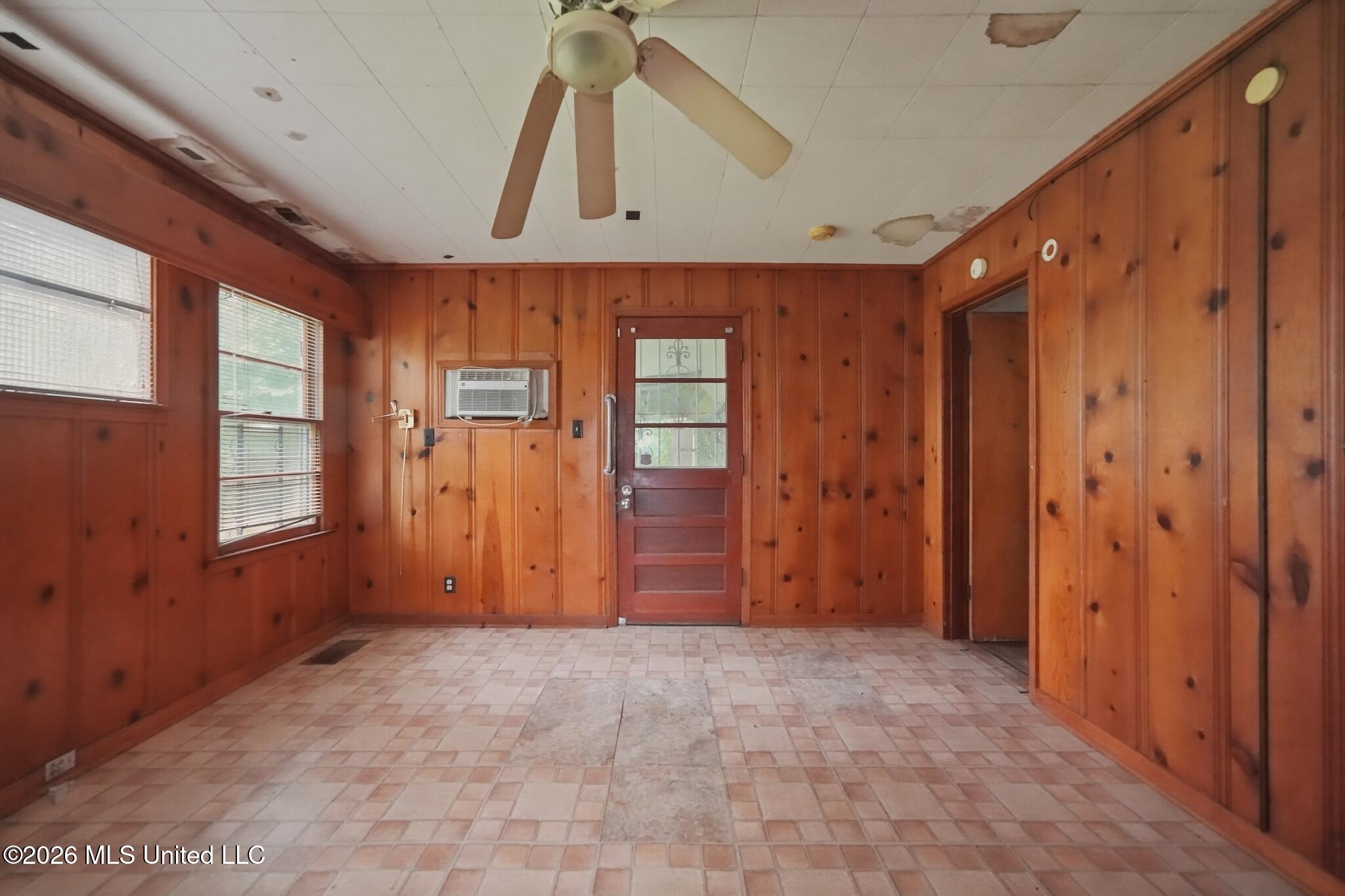 215 Carmel Avenue Property Photo 9
