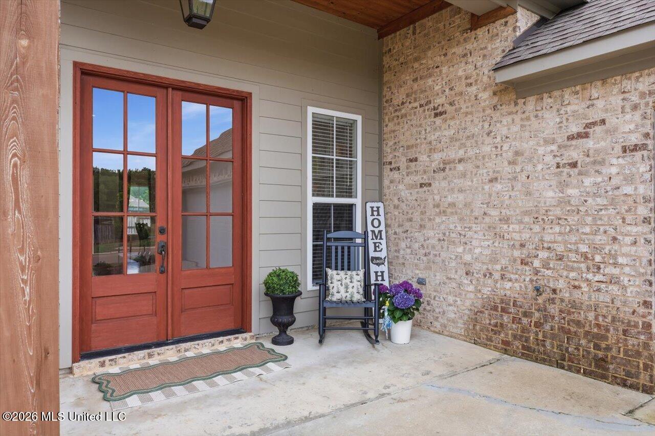 229 Reservoir Way Property Photo 5