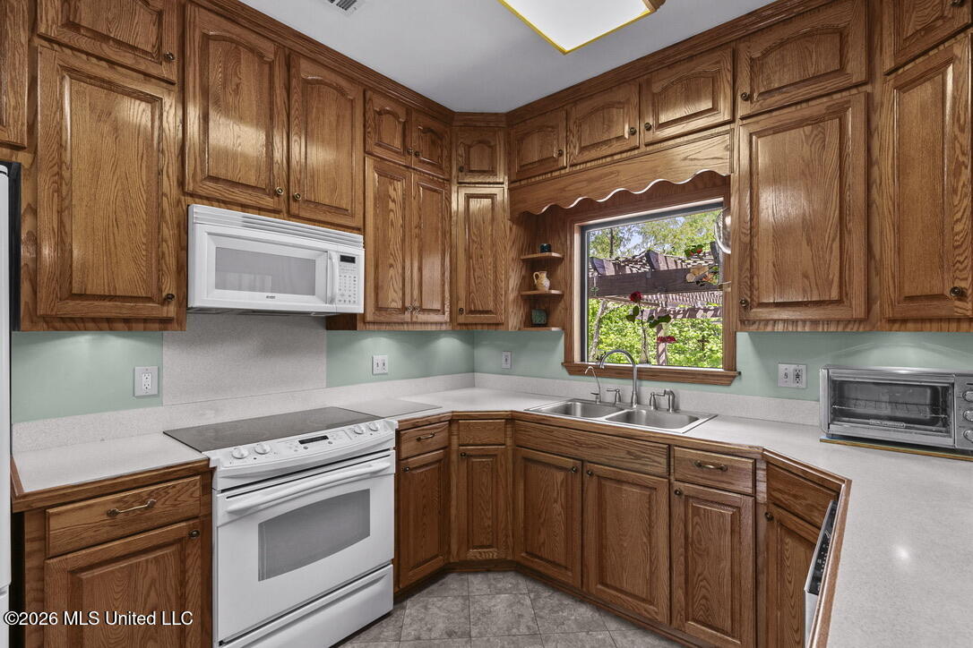 1815 Old Benton Road Property Photo 10