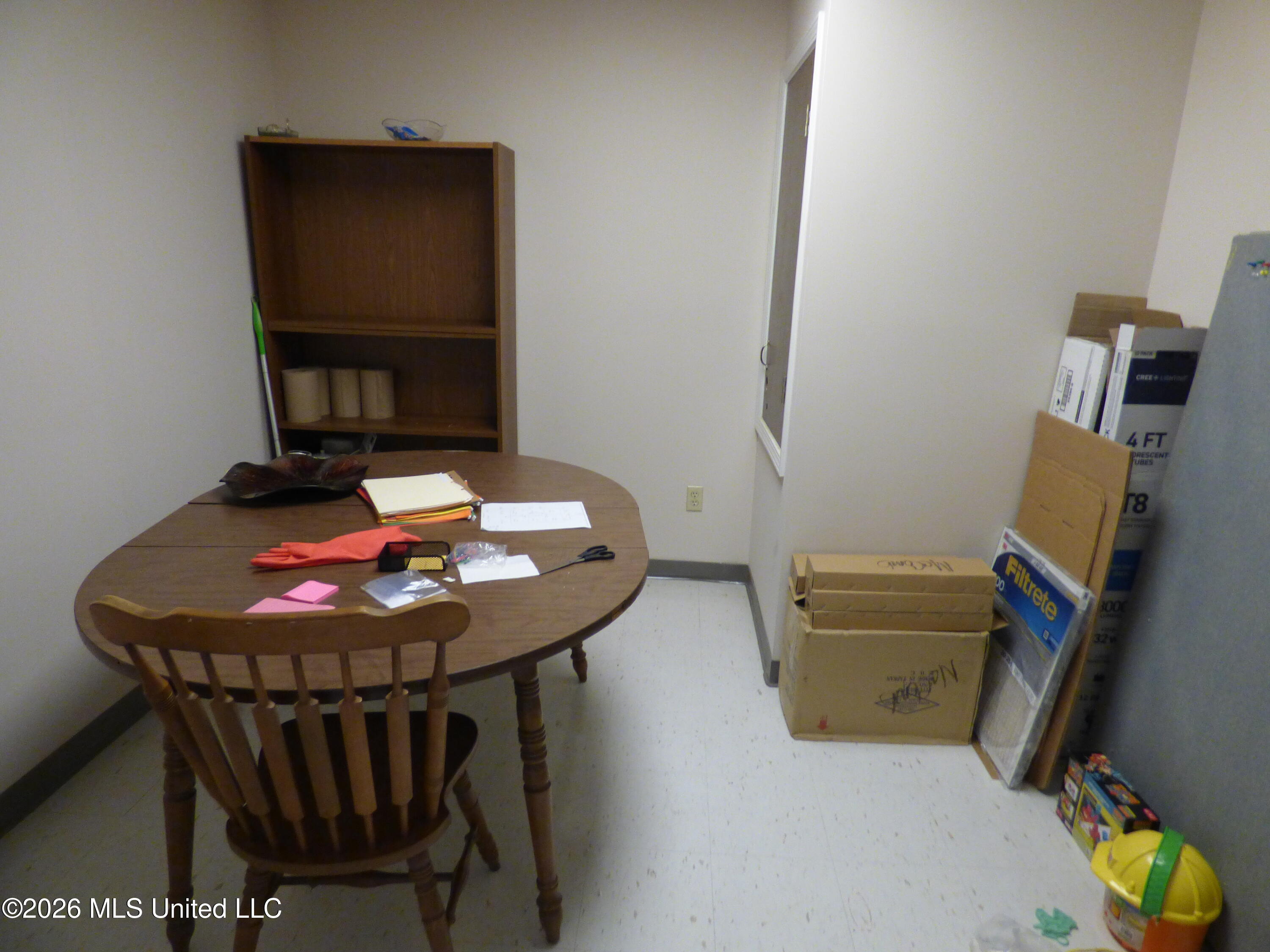 301 Apache Drive Property Photo 9