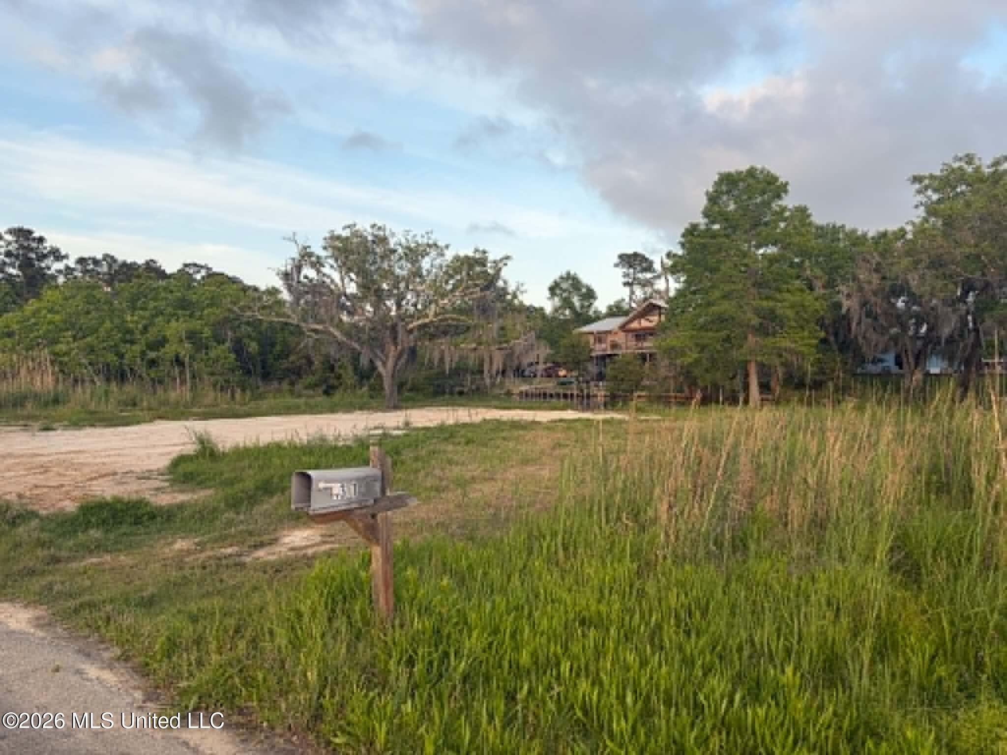 4301 Riverside Drive Property Photo 2