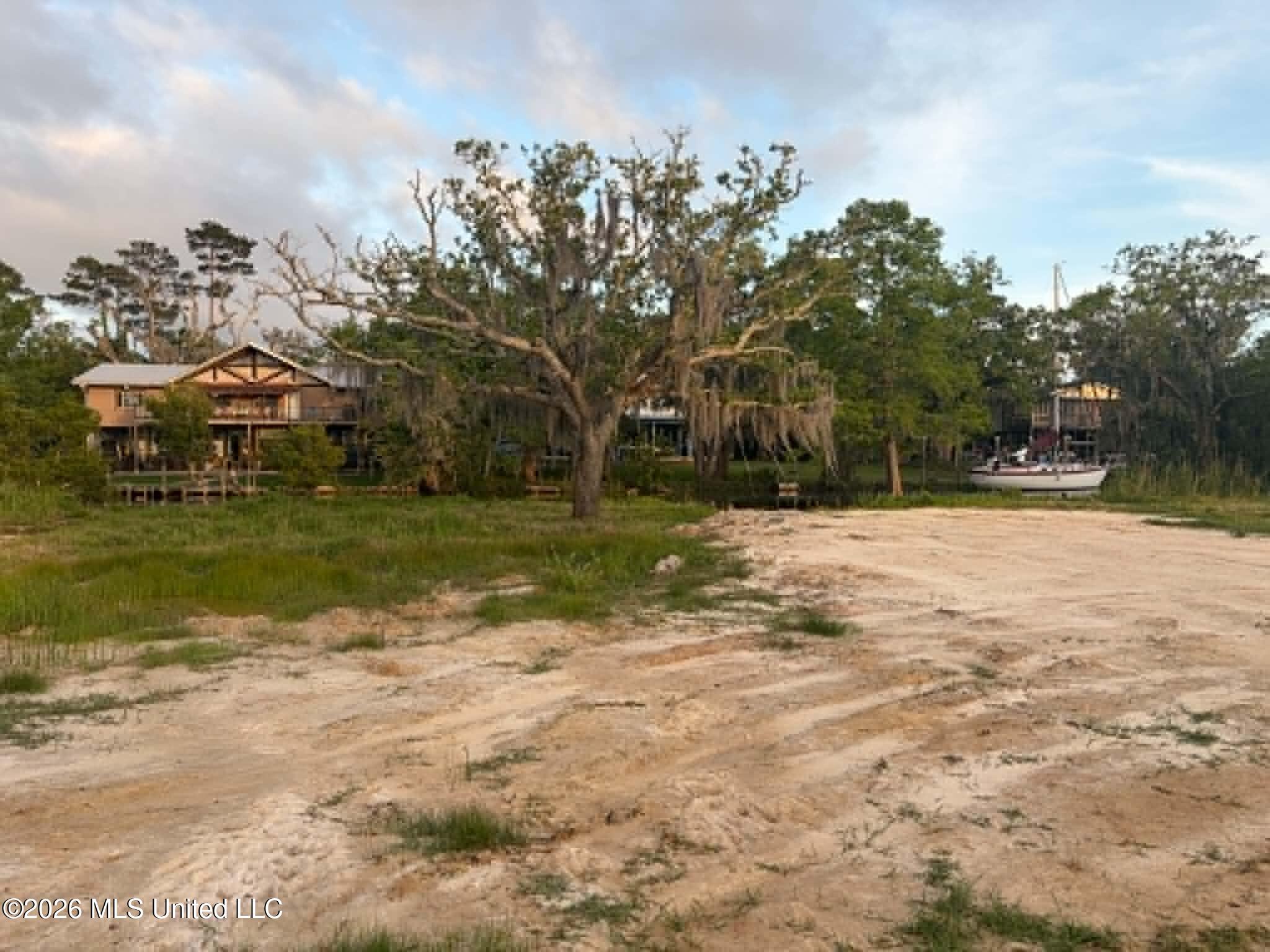 4301 Riverside Drive Property Photo 3