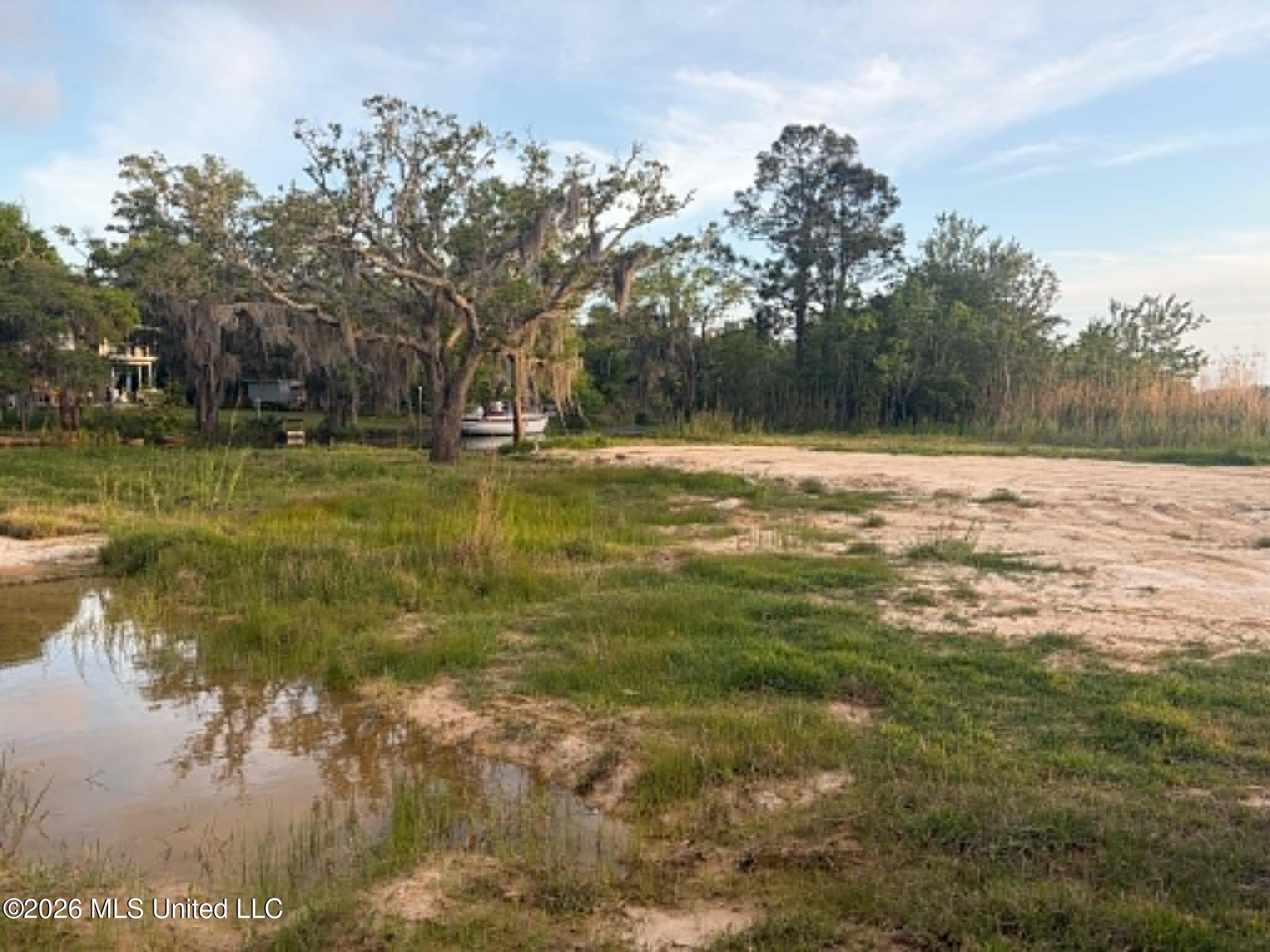 4301 Riverside Drive Property Photo 8