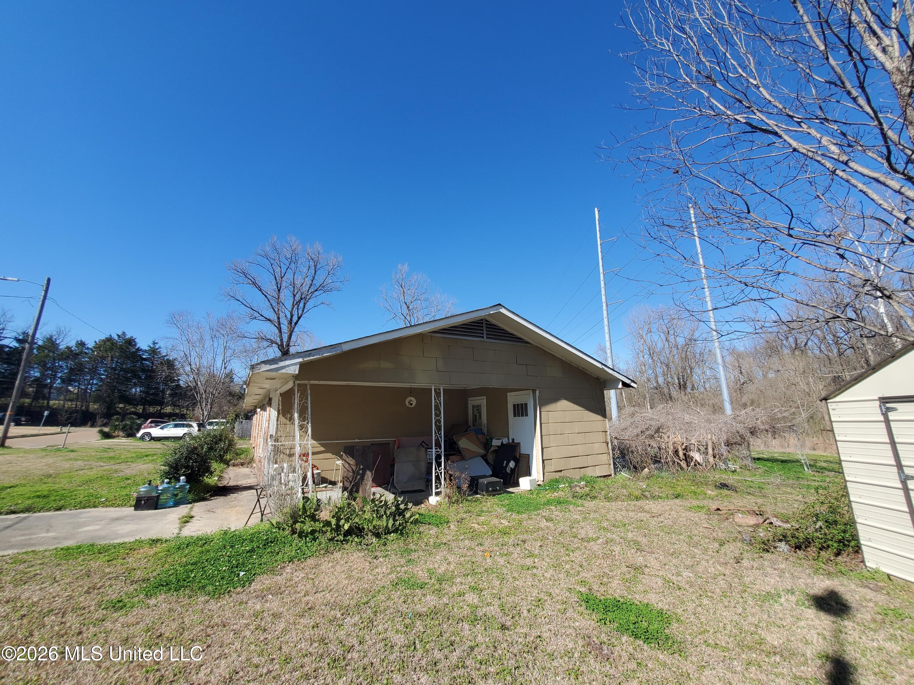 105 Cairo Drive Property Photo 2