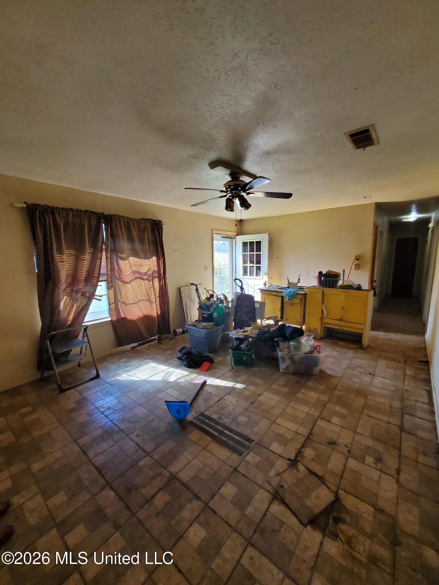 105 Cairo Drive Property Photo 4