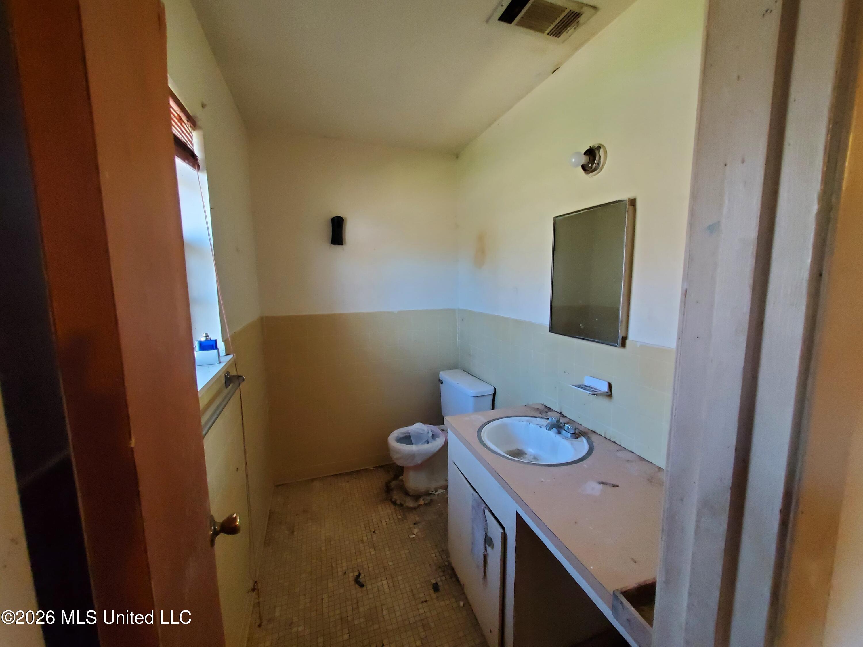 105 Cairo Drive Property Photo 6