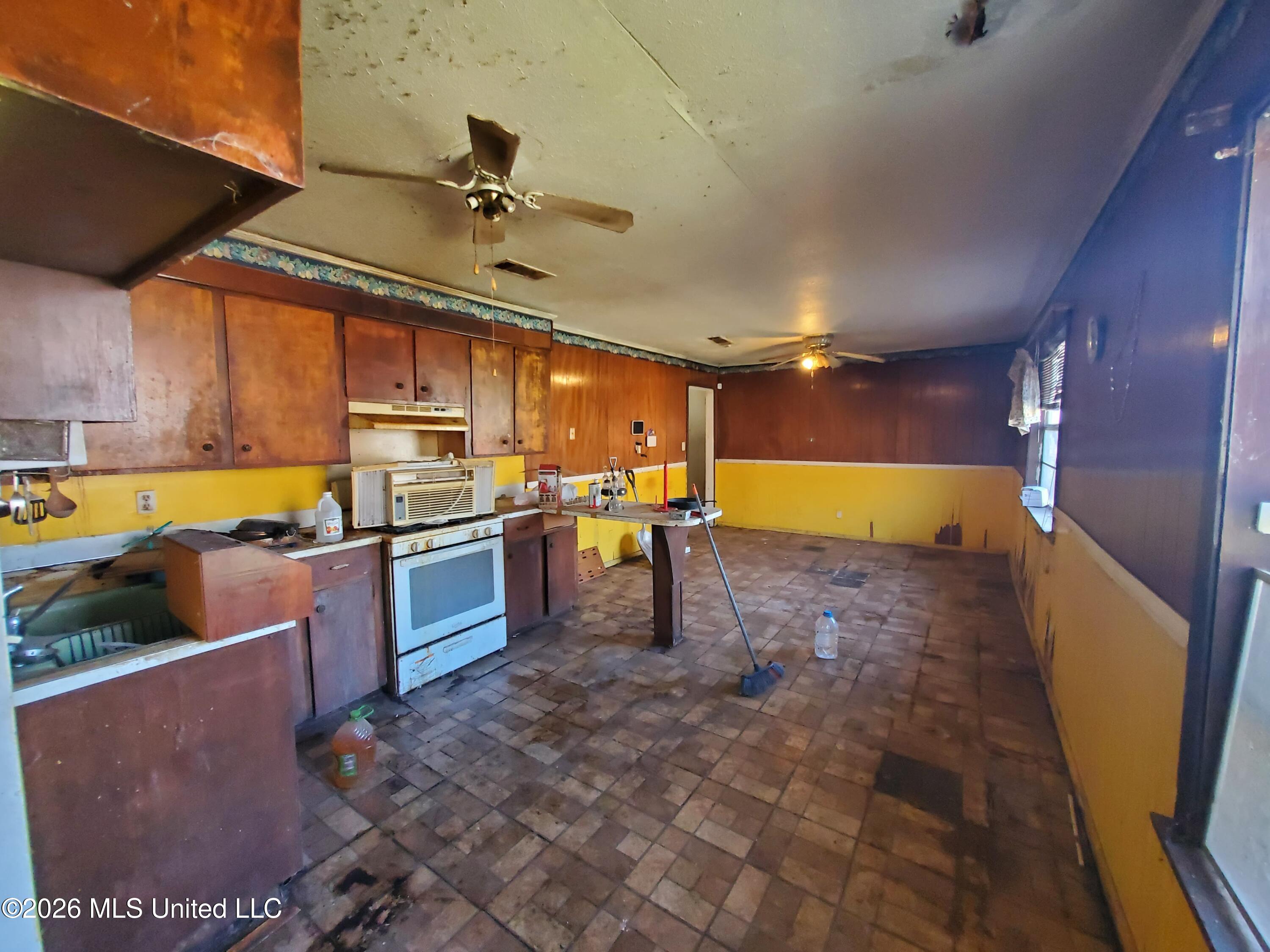 105 Cairo Drive Property Photo 8