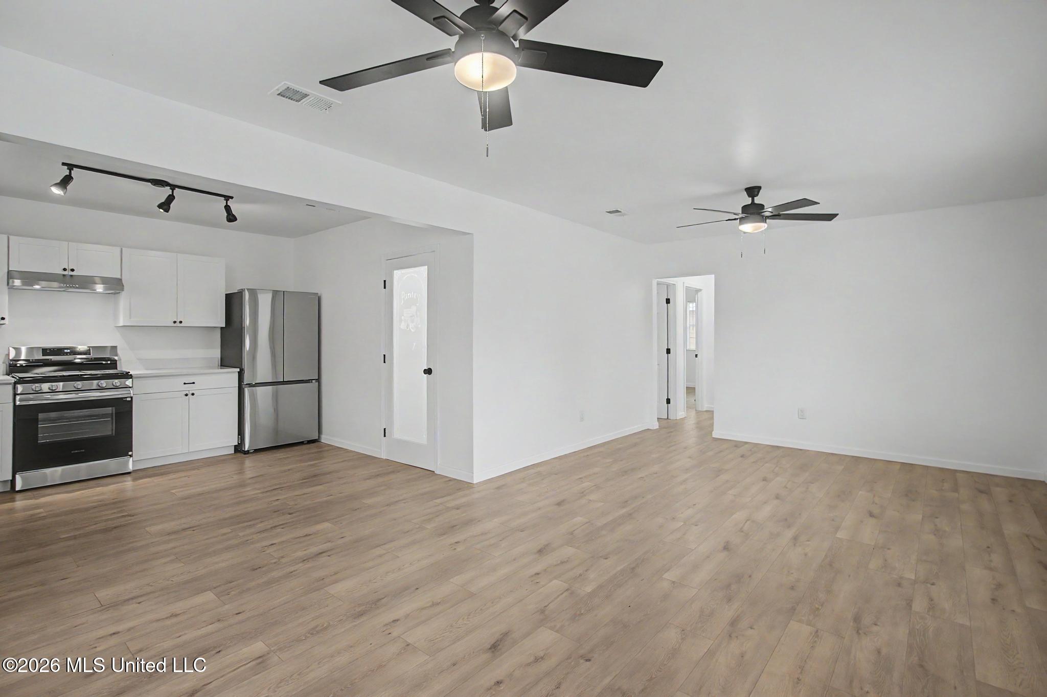 1777 Vaughn Street Property Photo 2