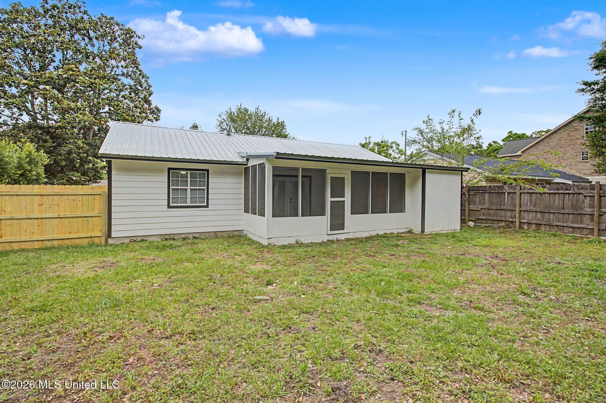 1777 Vaughn Street Property Photo 17