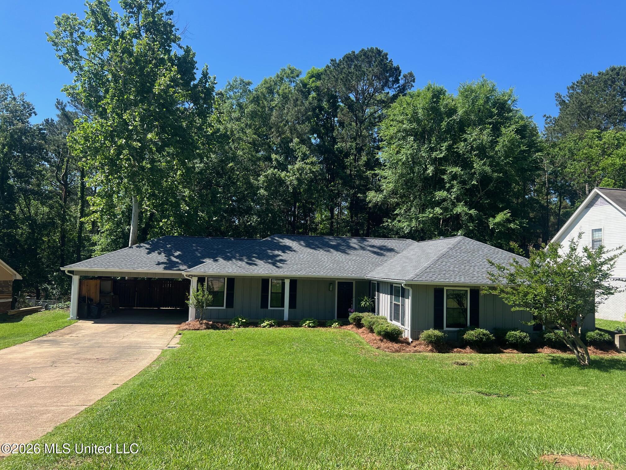 309 Stonecastle Drive Property Photo 1