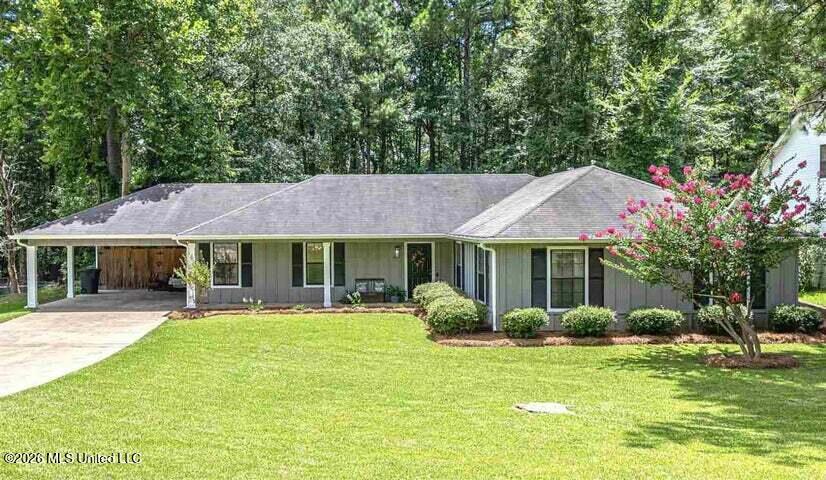 309 Stonecastle Drive Property Photo 2