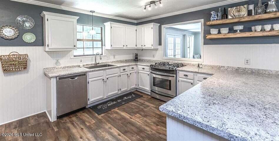 309 Stonecastle Drive Property Photo 5