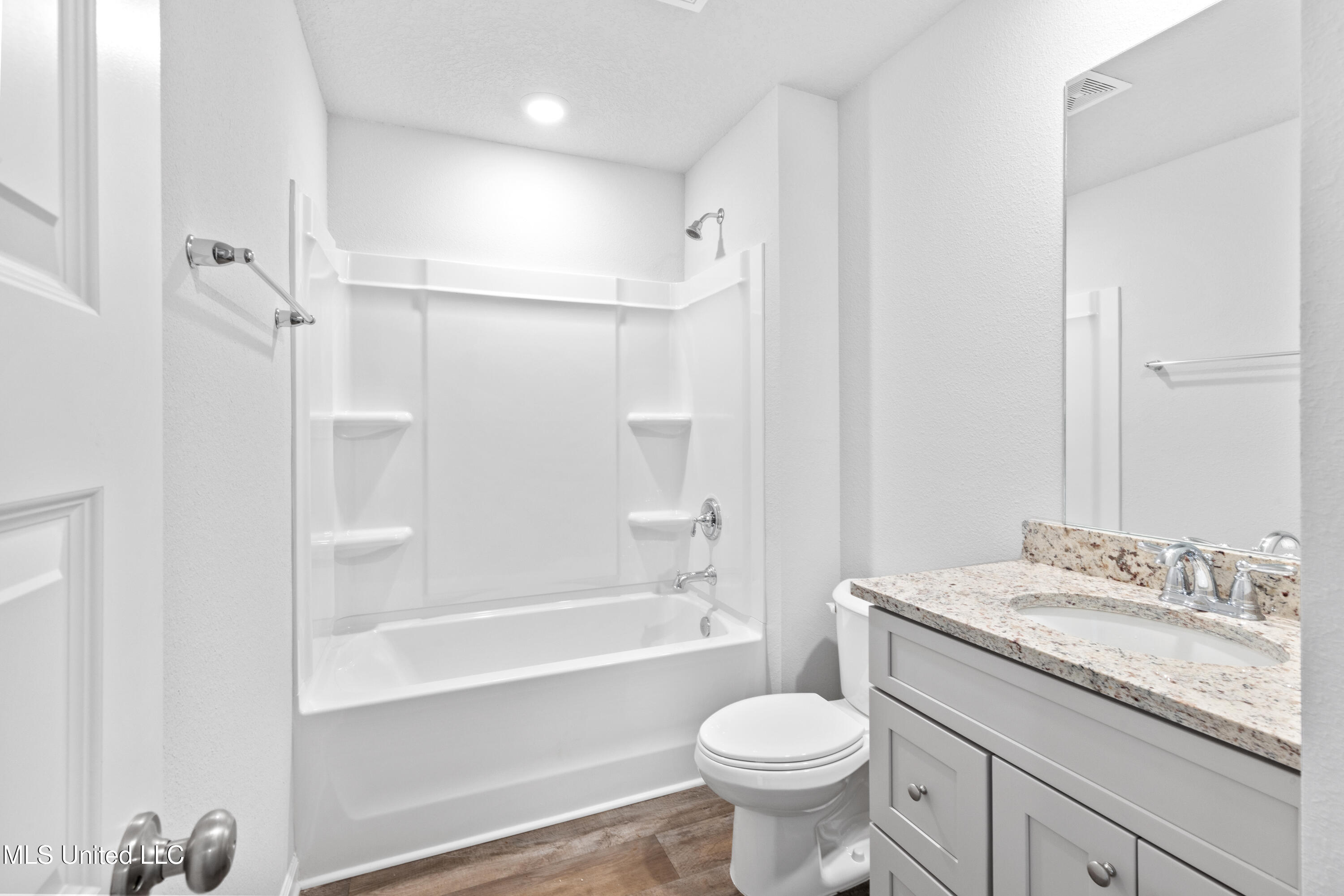 18 Crown Drive Property Photo 6