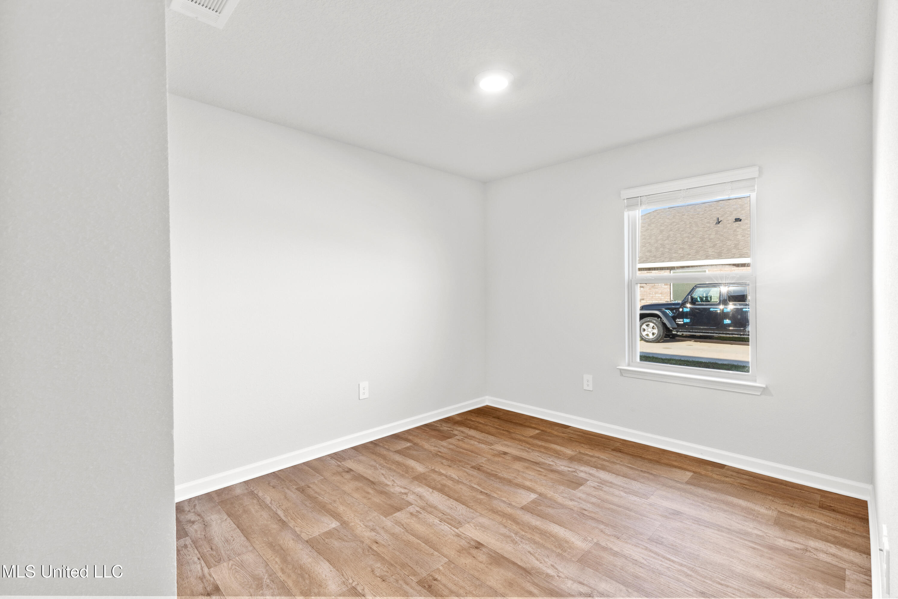 18 Crown Drive Property Photo 7