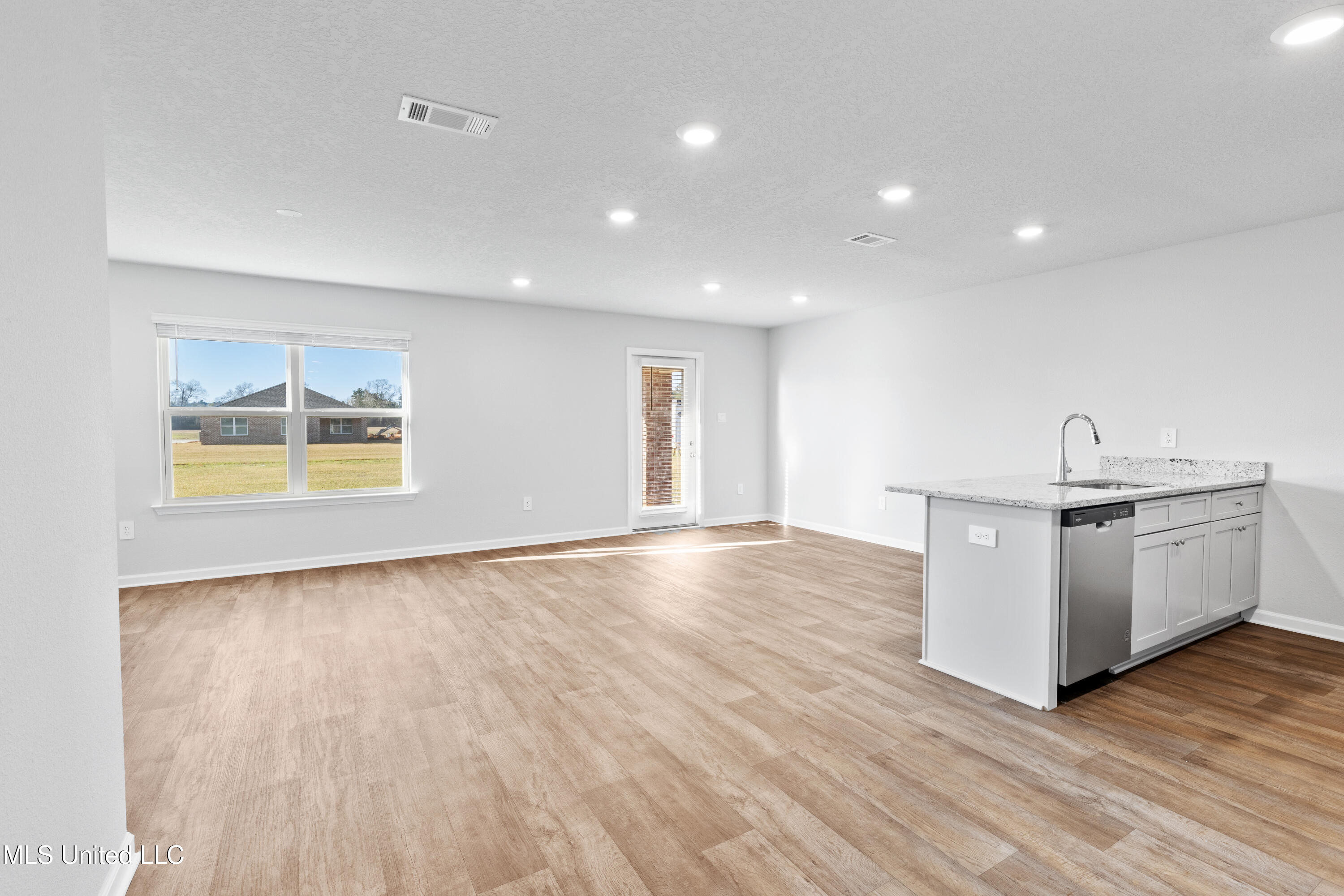 18 Crown Drive Property Photo 16