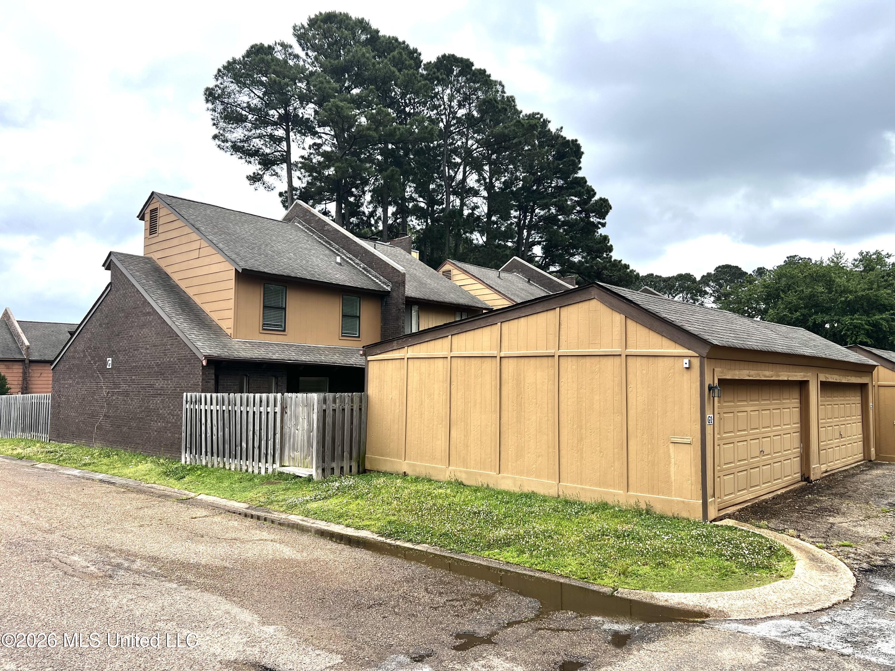 1255 E County Line Property Photo 1