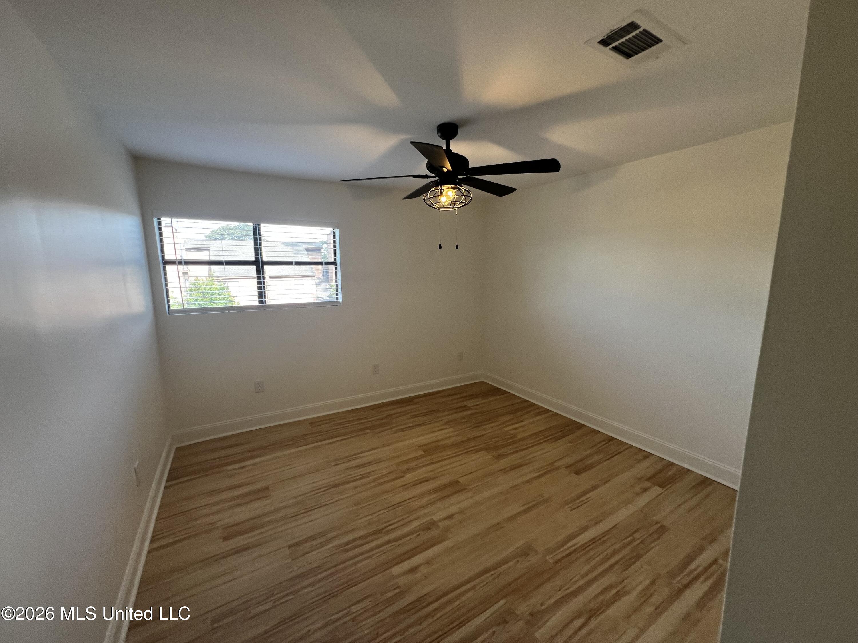 1255 E County Line Property Photo 15