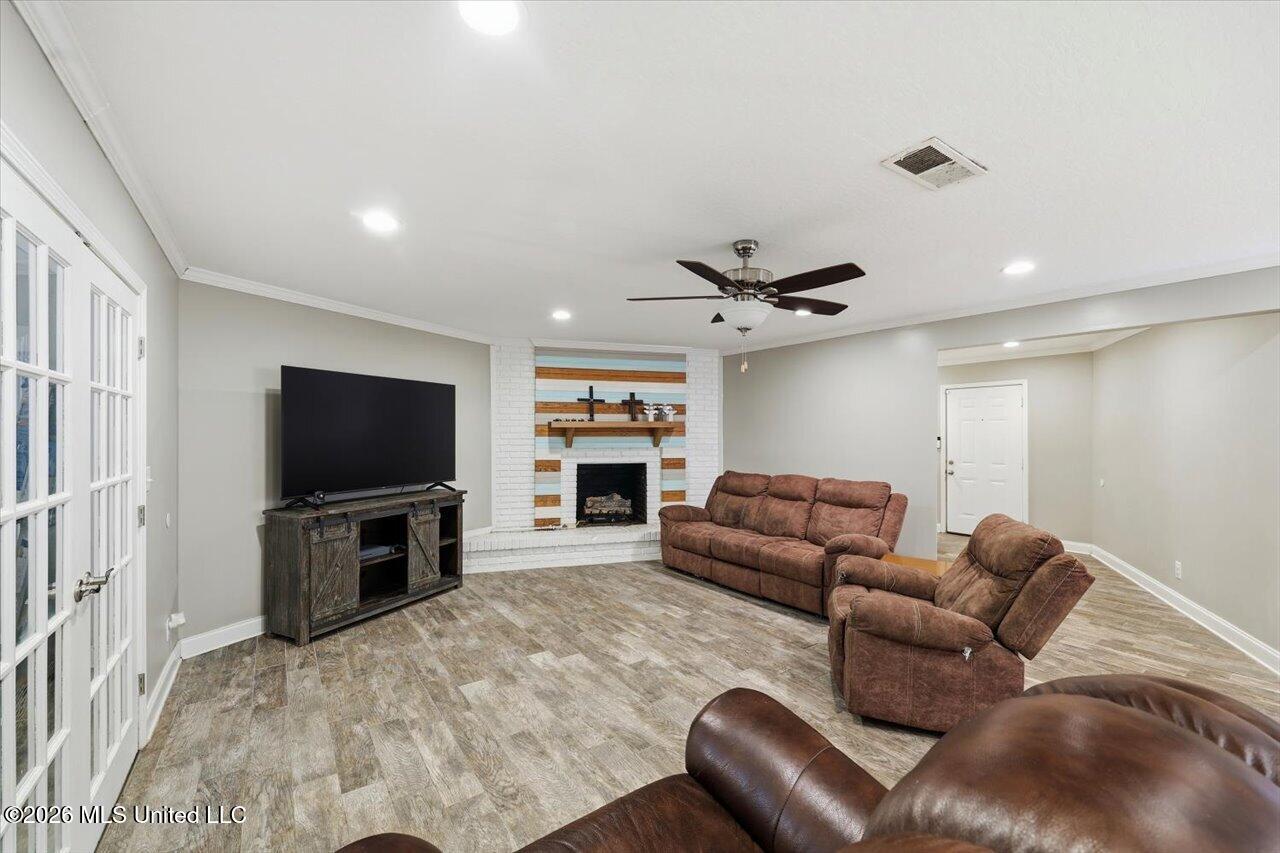 270 Magnolia Drive Property Photo 4