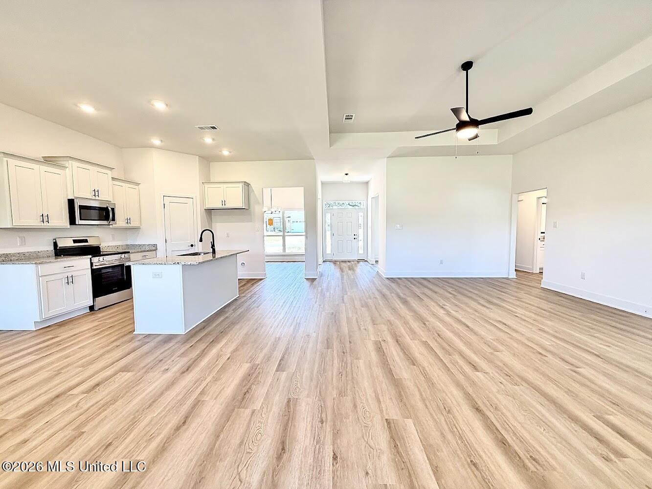 9504 Falconry Lane Property Photo 12