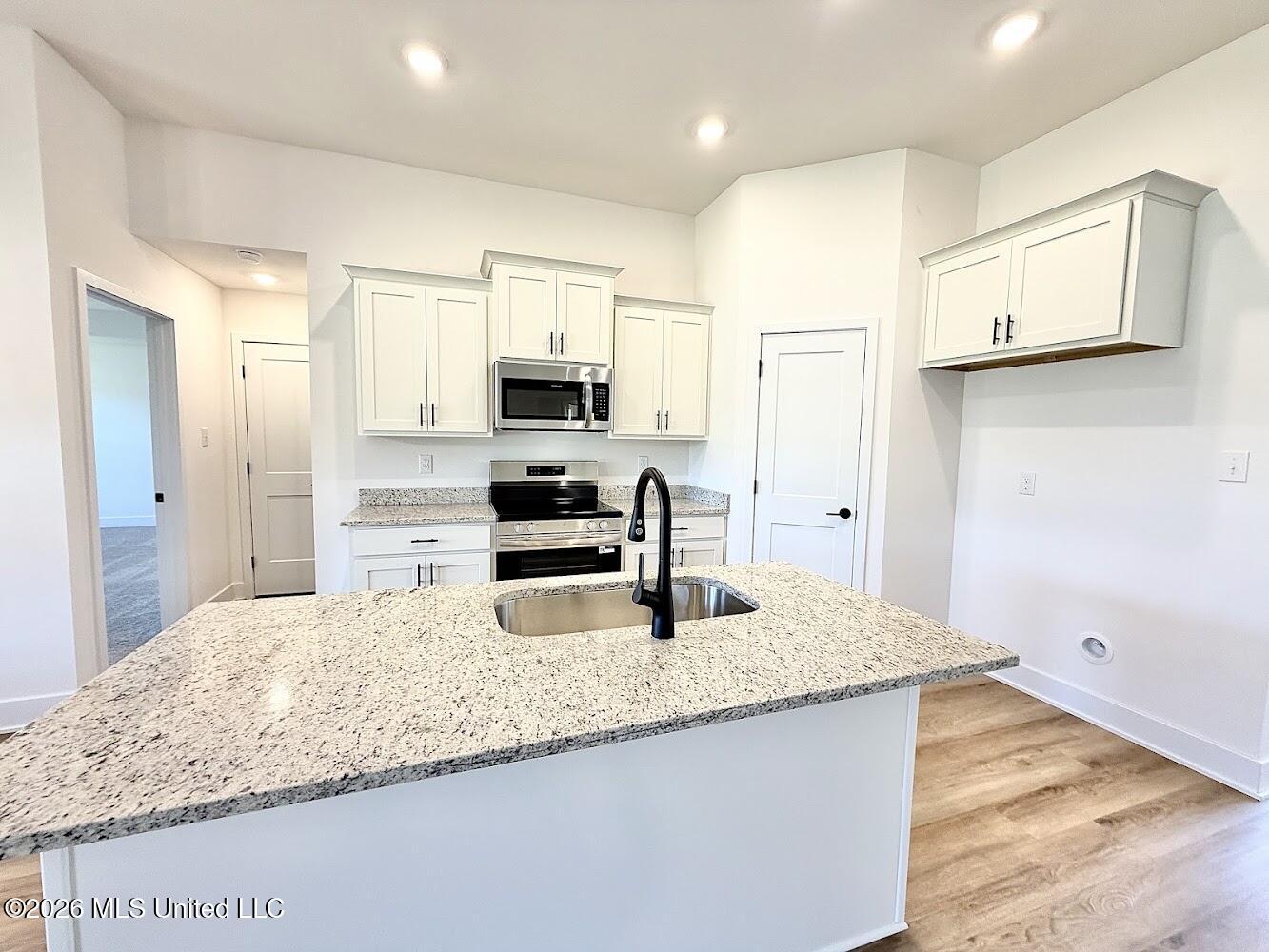 9504 Falconry Lane Property Photo 14