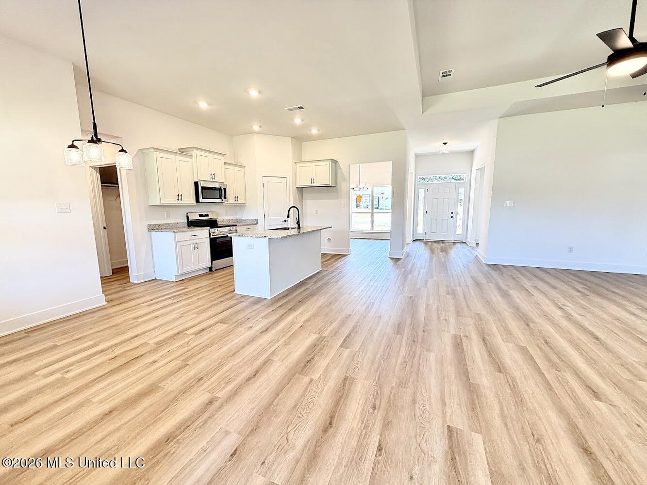 9504 Falconry Lane Property Photo 15
