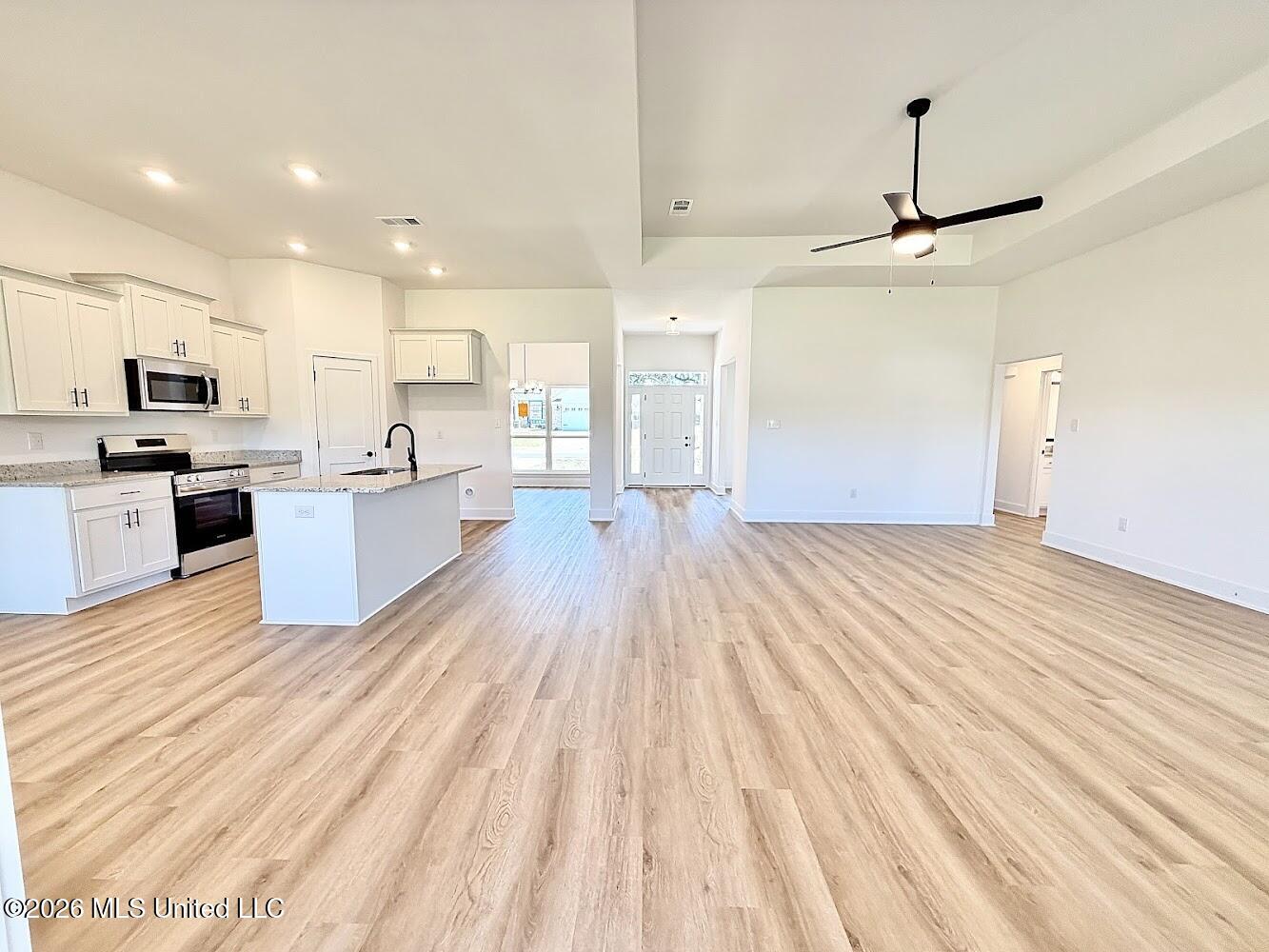 9504 Falconry Lane Property Photo 16