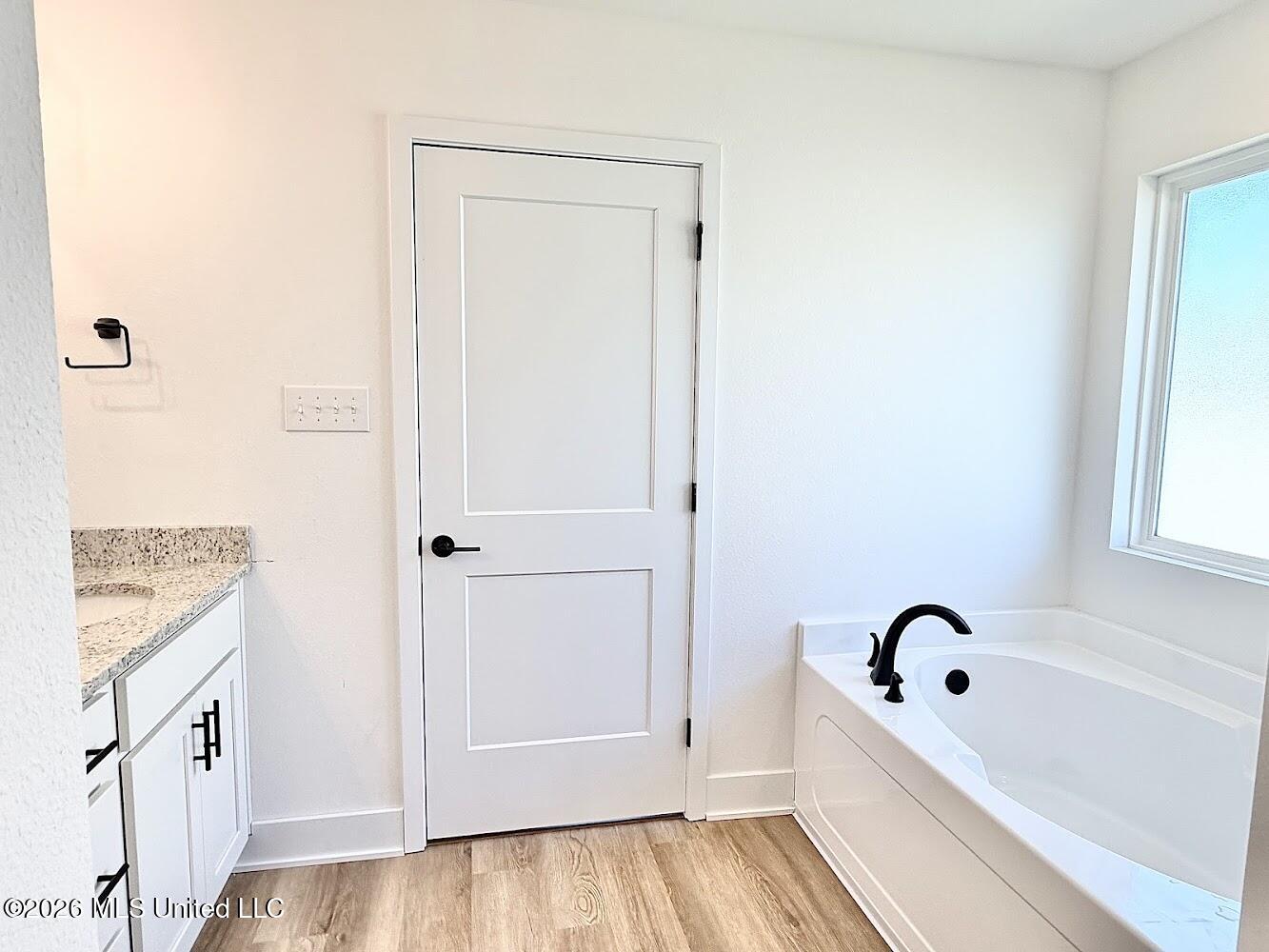 9504 Falconry Lane Property Photo 22