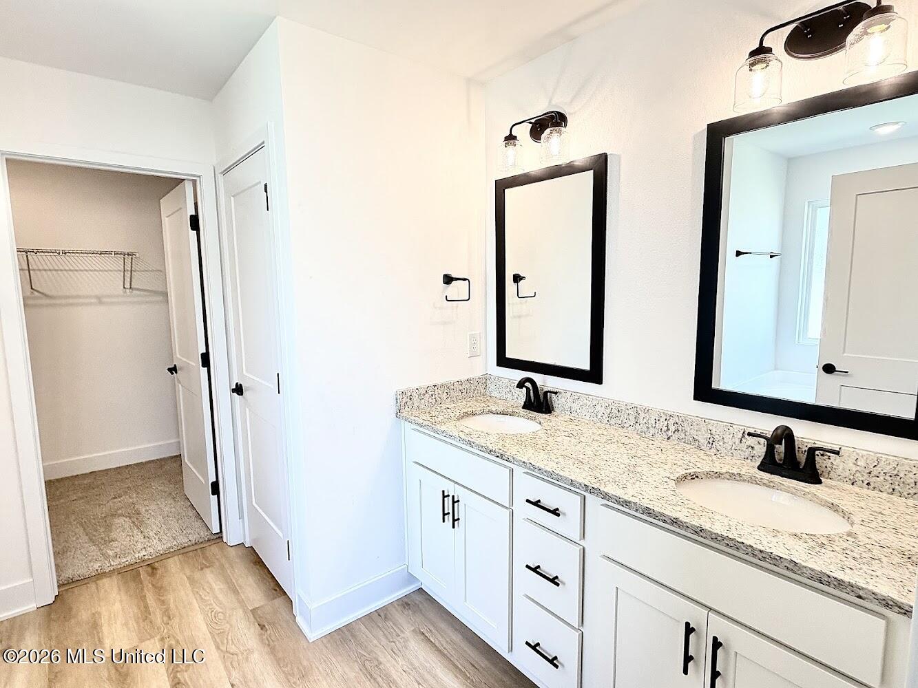9504 Falconry Lane Property Photo 26