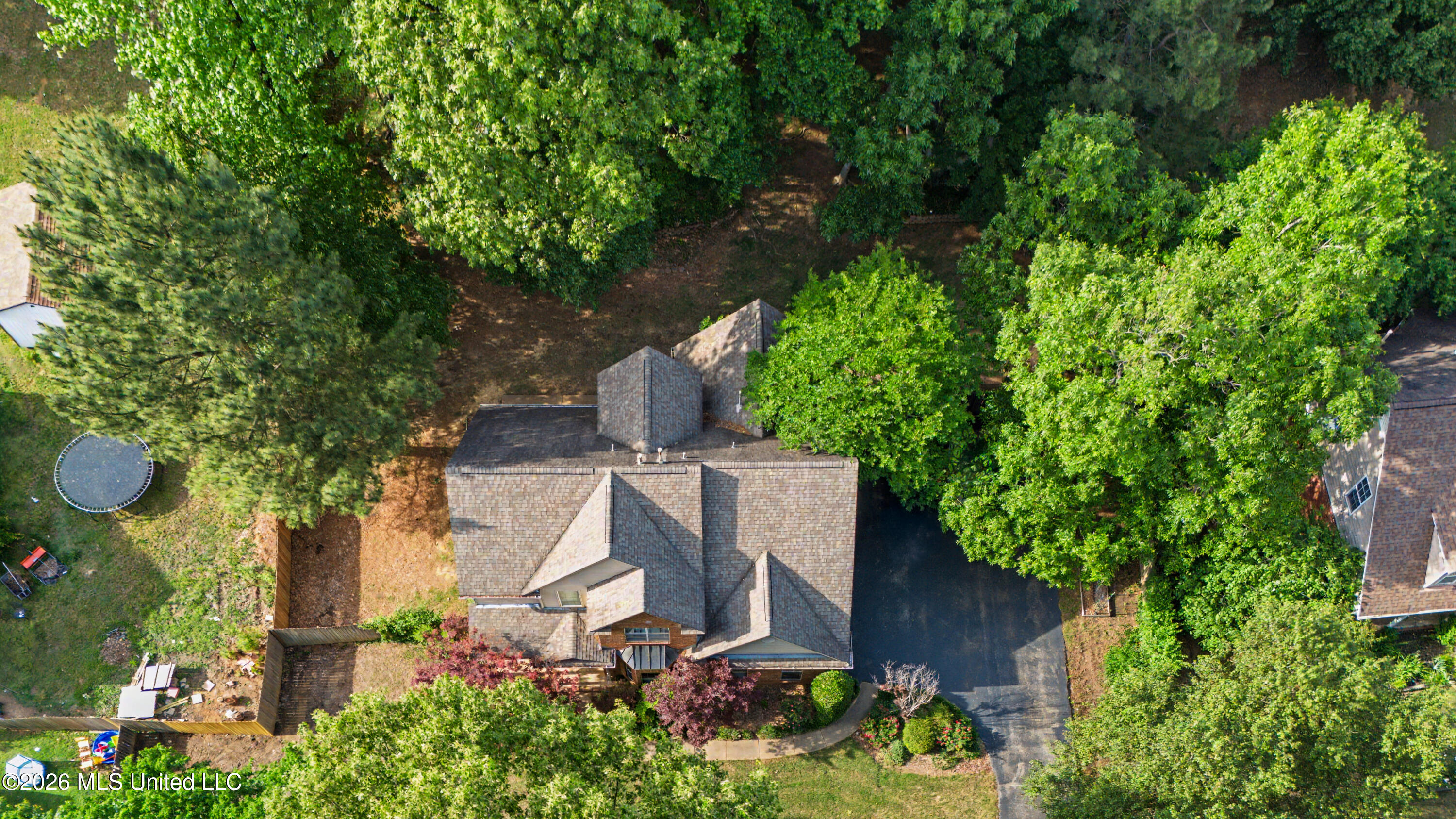 2110 Tall Tree Drive Property Photo 4