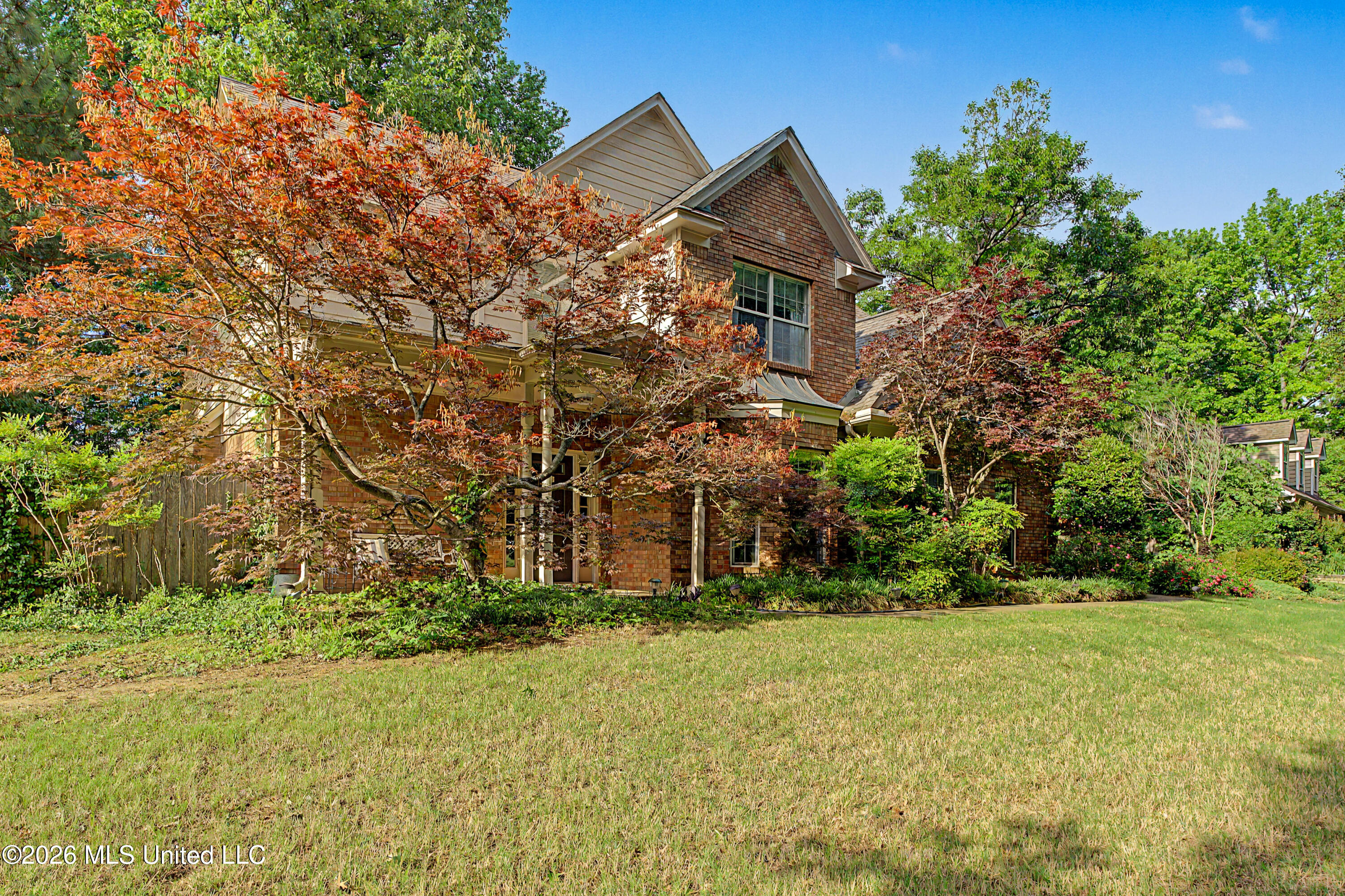 2110 Tall Tree Drive Property Photo 8