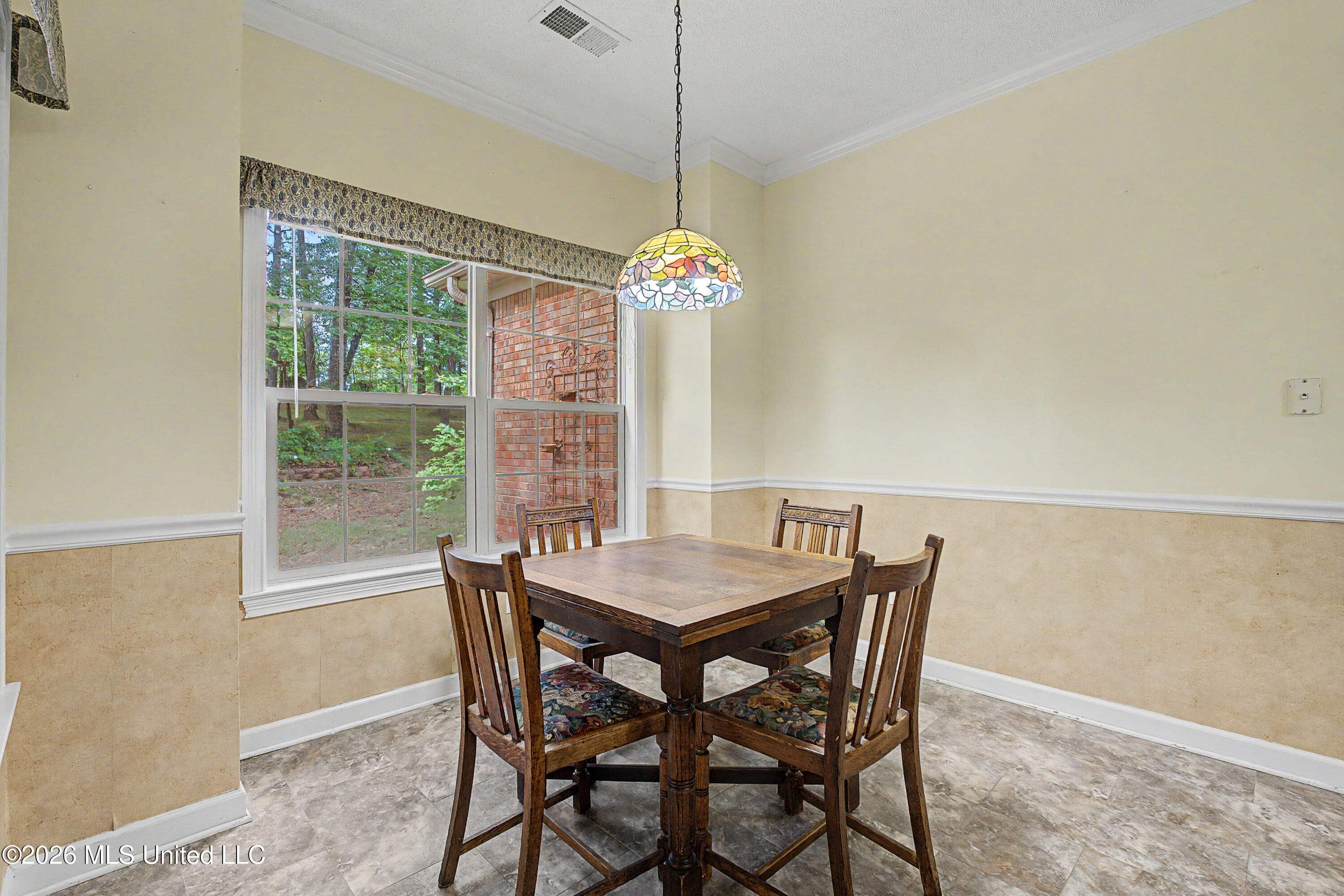 2110 Tall Tree Drive Property Photo 12