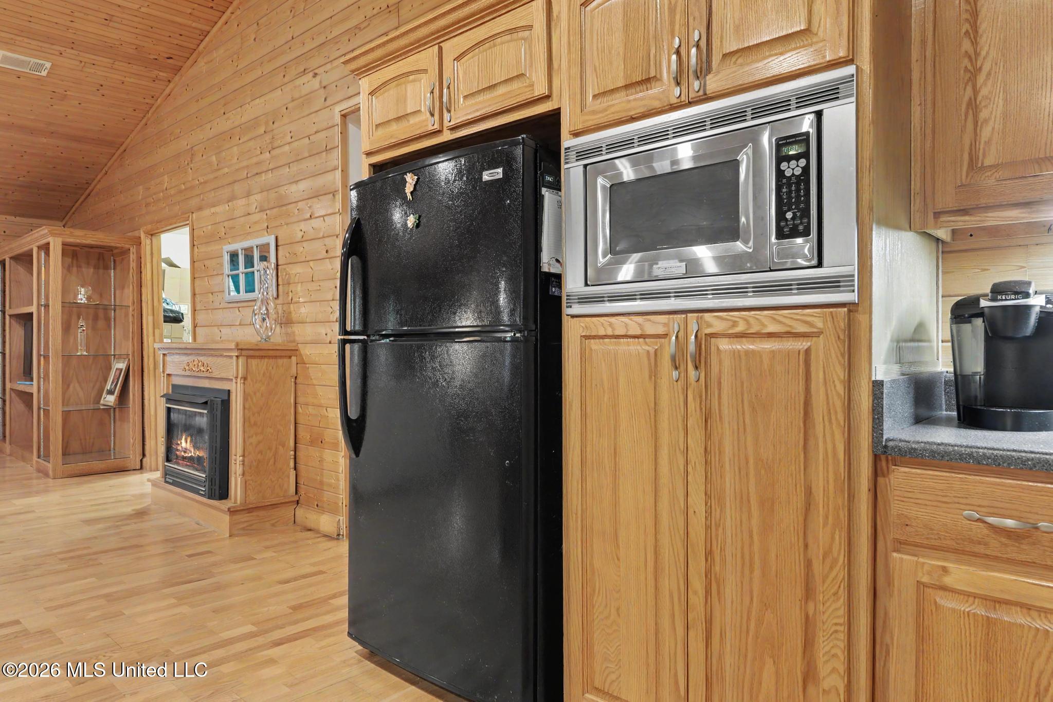 4219 Merrill Road Property Photo 12