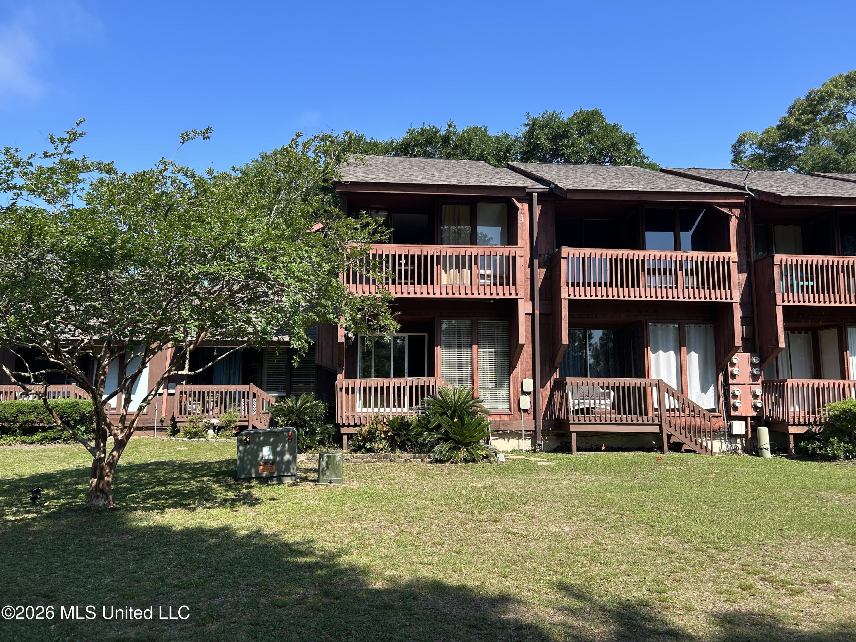 113 Lakeside Villa Property Photo 3