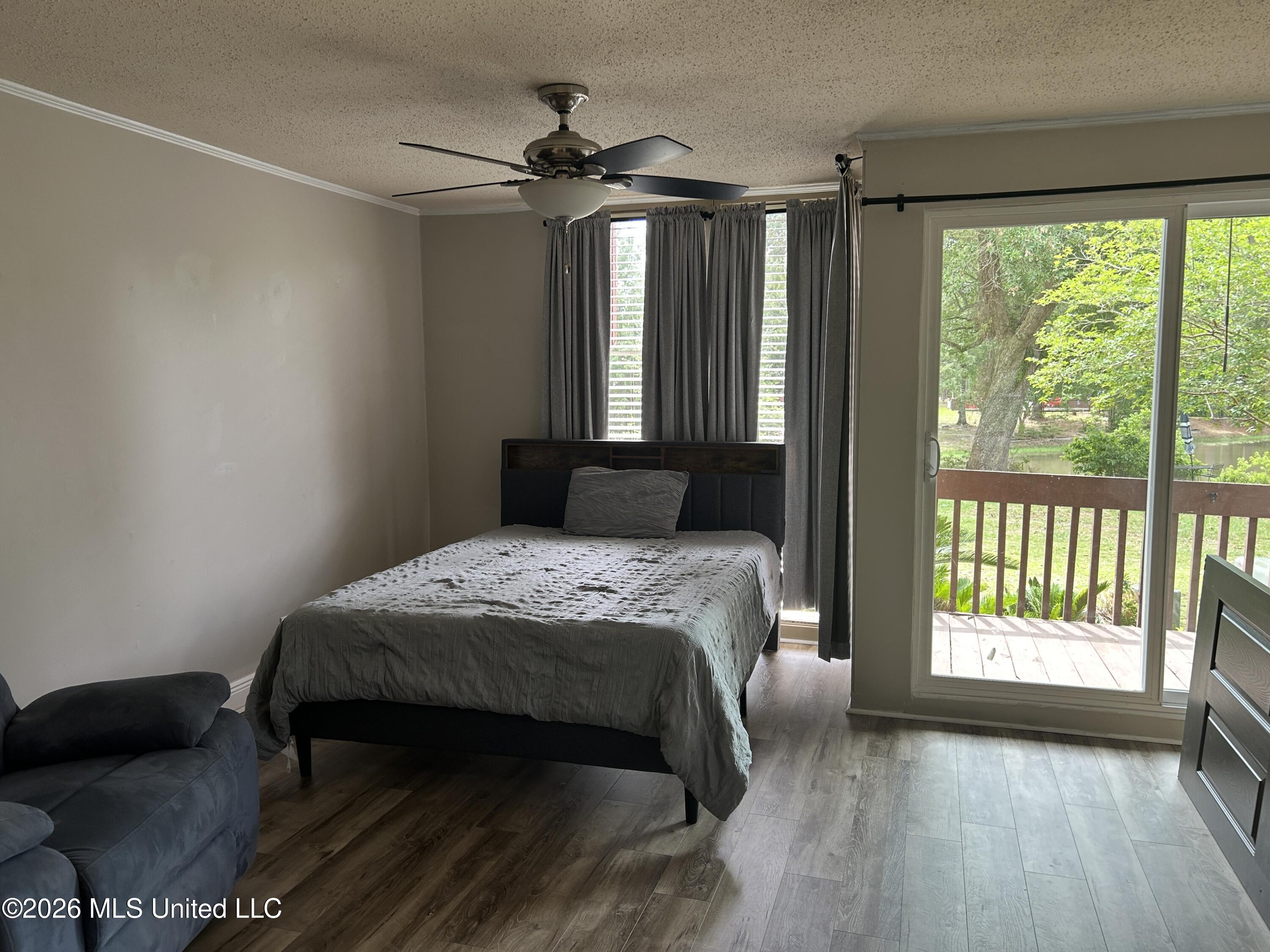 113 Lakeside Villa Property Photo 7