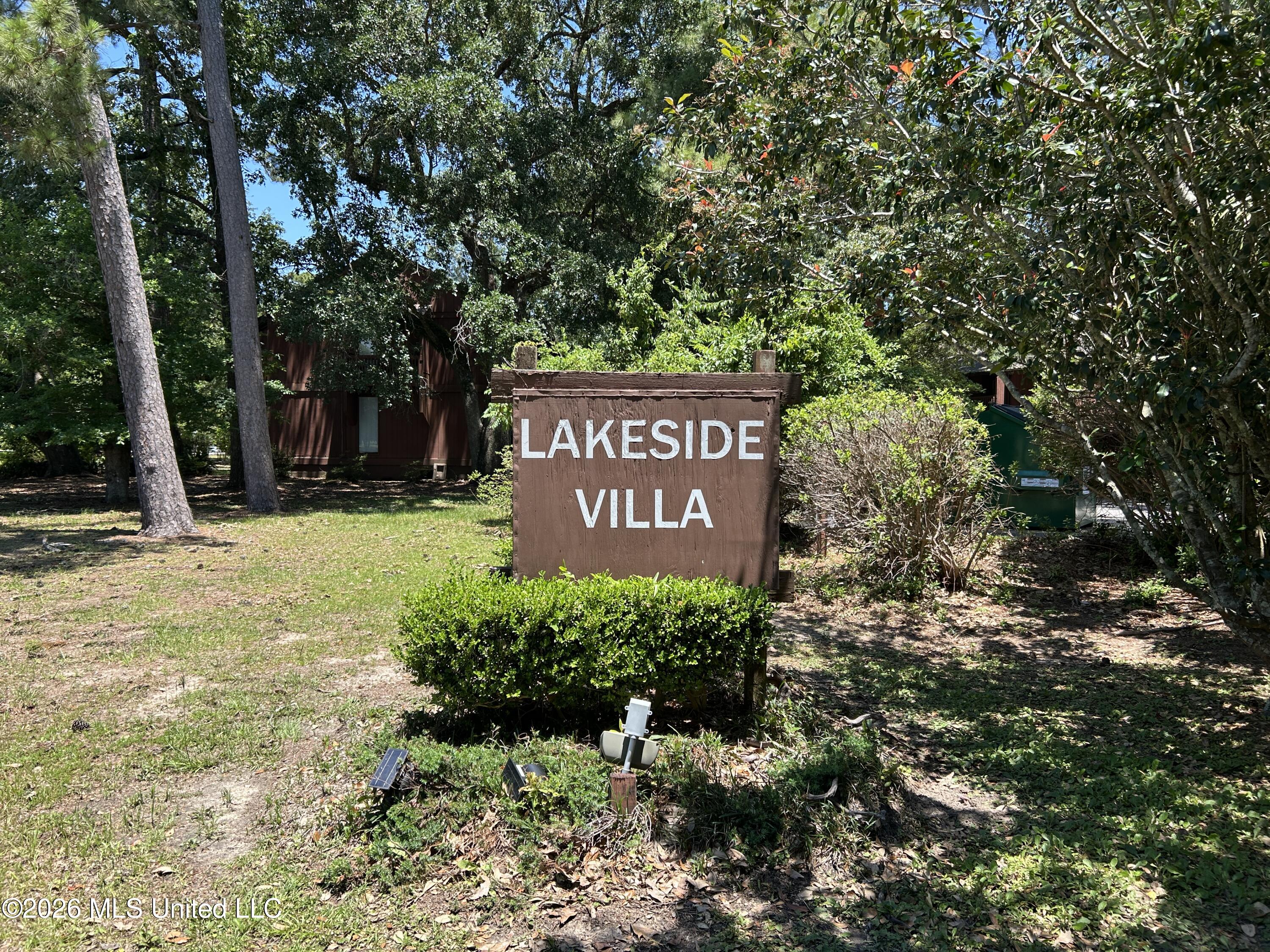 113 Lakeside Villa Property Photo 14