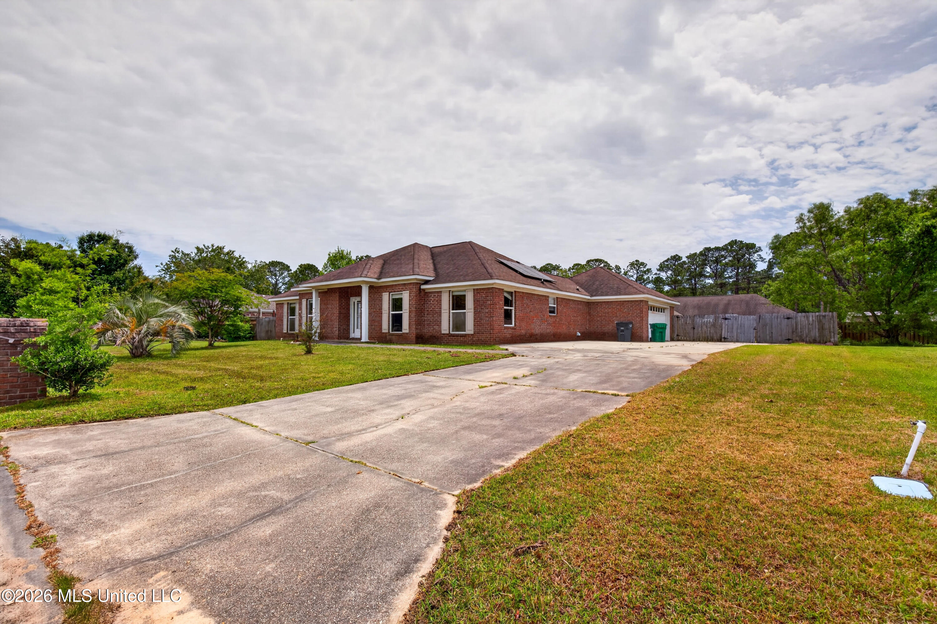 14905 Nassau Drive Property Photo 4