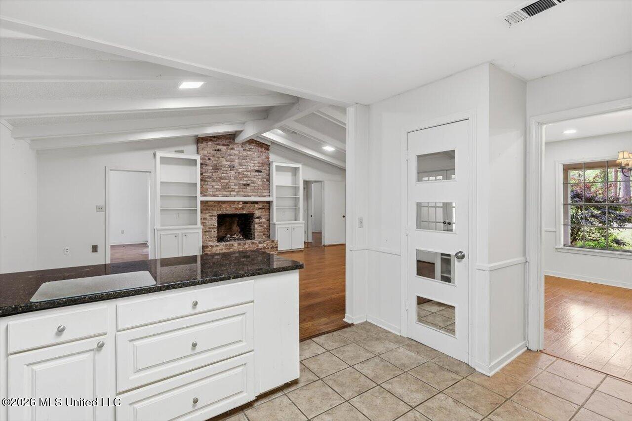 300 Whippoorwill Road Property Photo 8