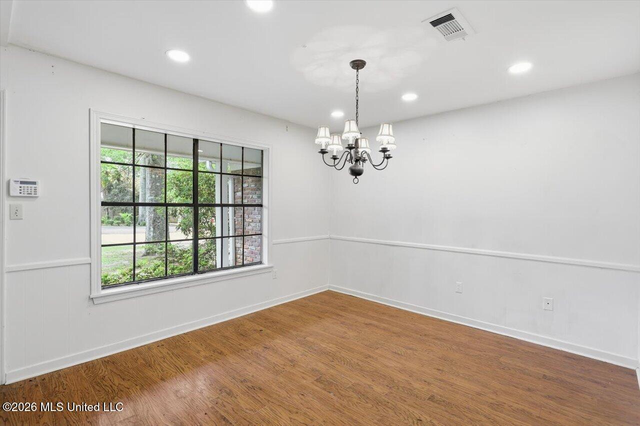 300 Whippoorwill Road Property Photo 11
