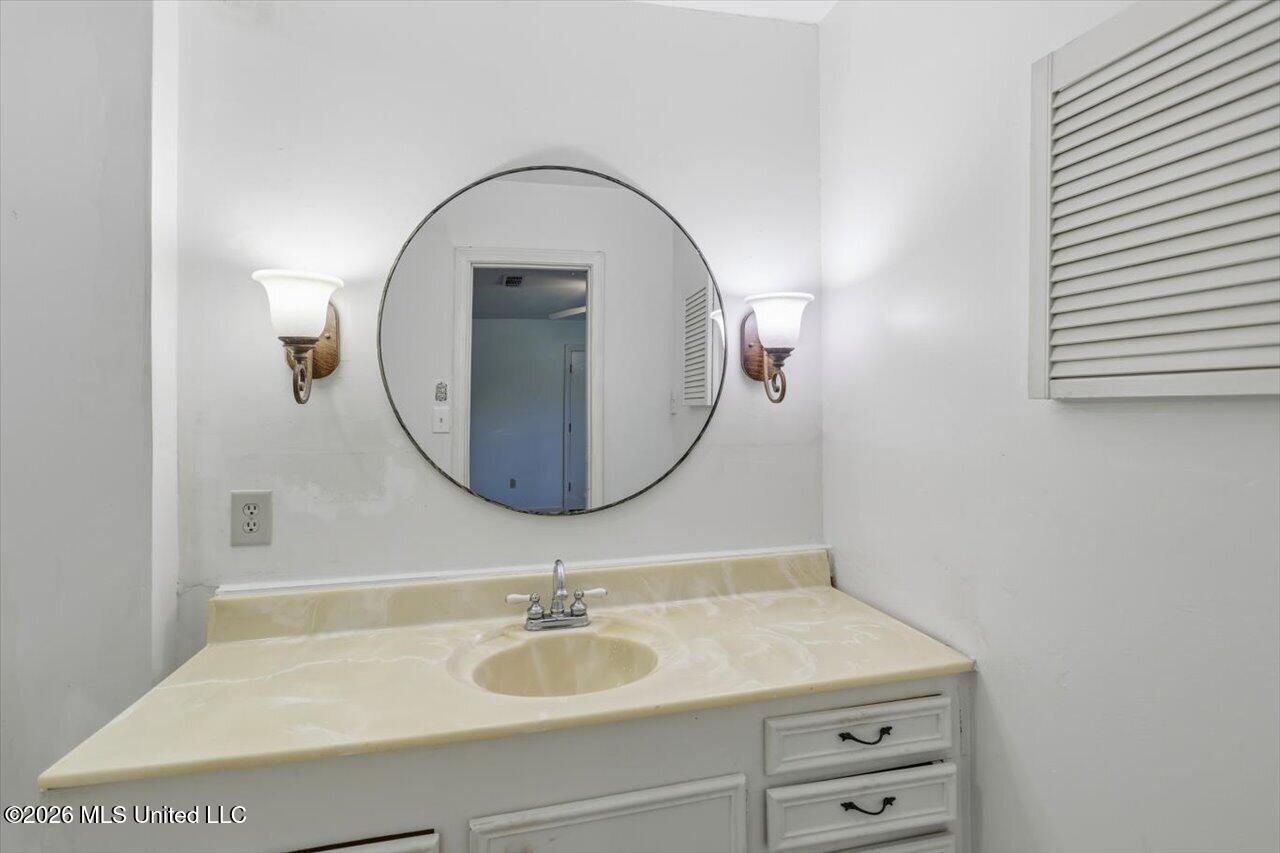 300 Whippoorwill Road Property Photo 16