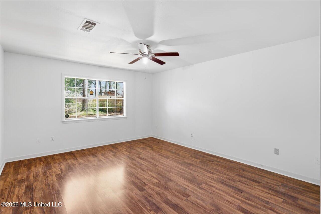 300 Whippoorwill Road Property Photo 18