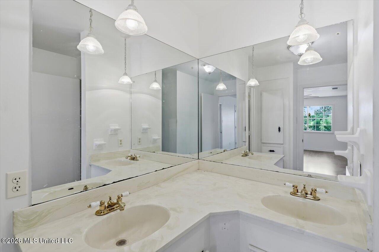300 Whippoorwill Road Property Photo 20