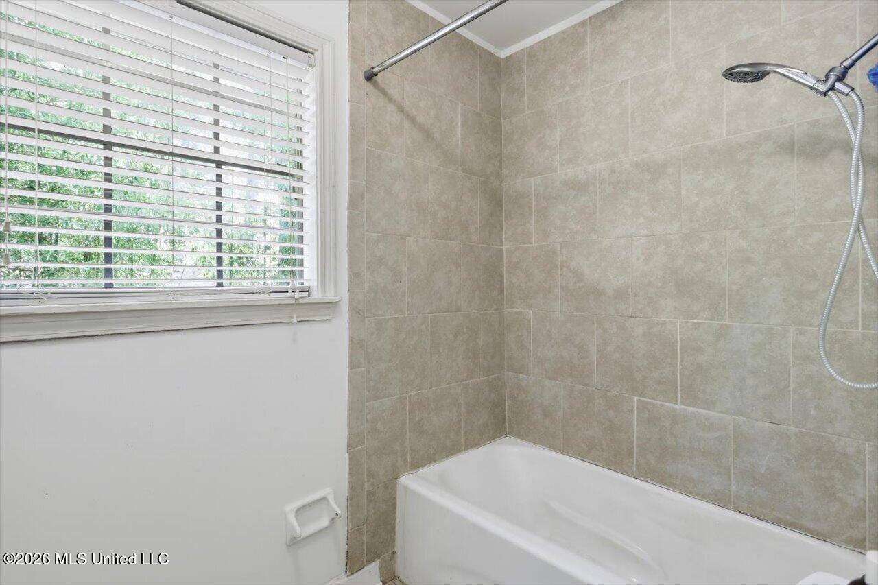 300 Whippoorwill Road Property Photo 21