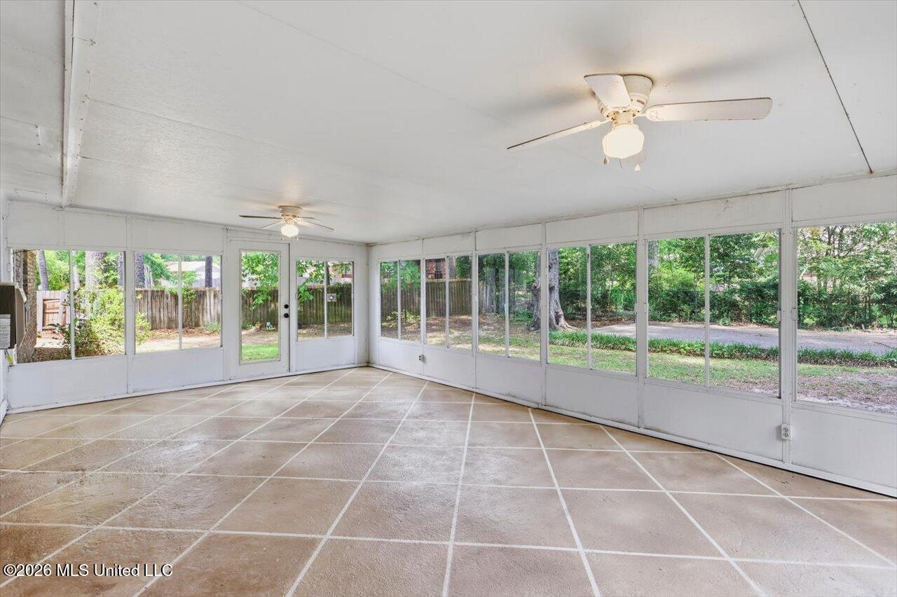 300 Whippoorwill Road Property Photo 27