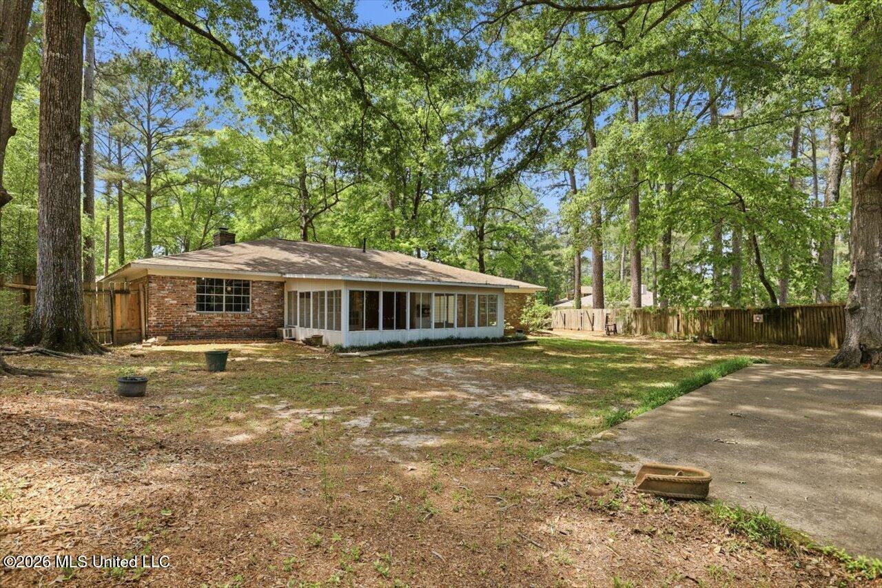 300 Whippoorwill Road Property Photo 32