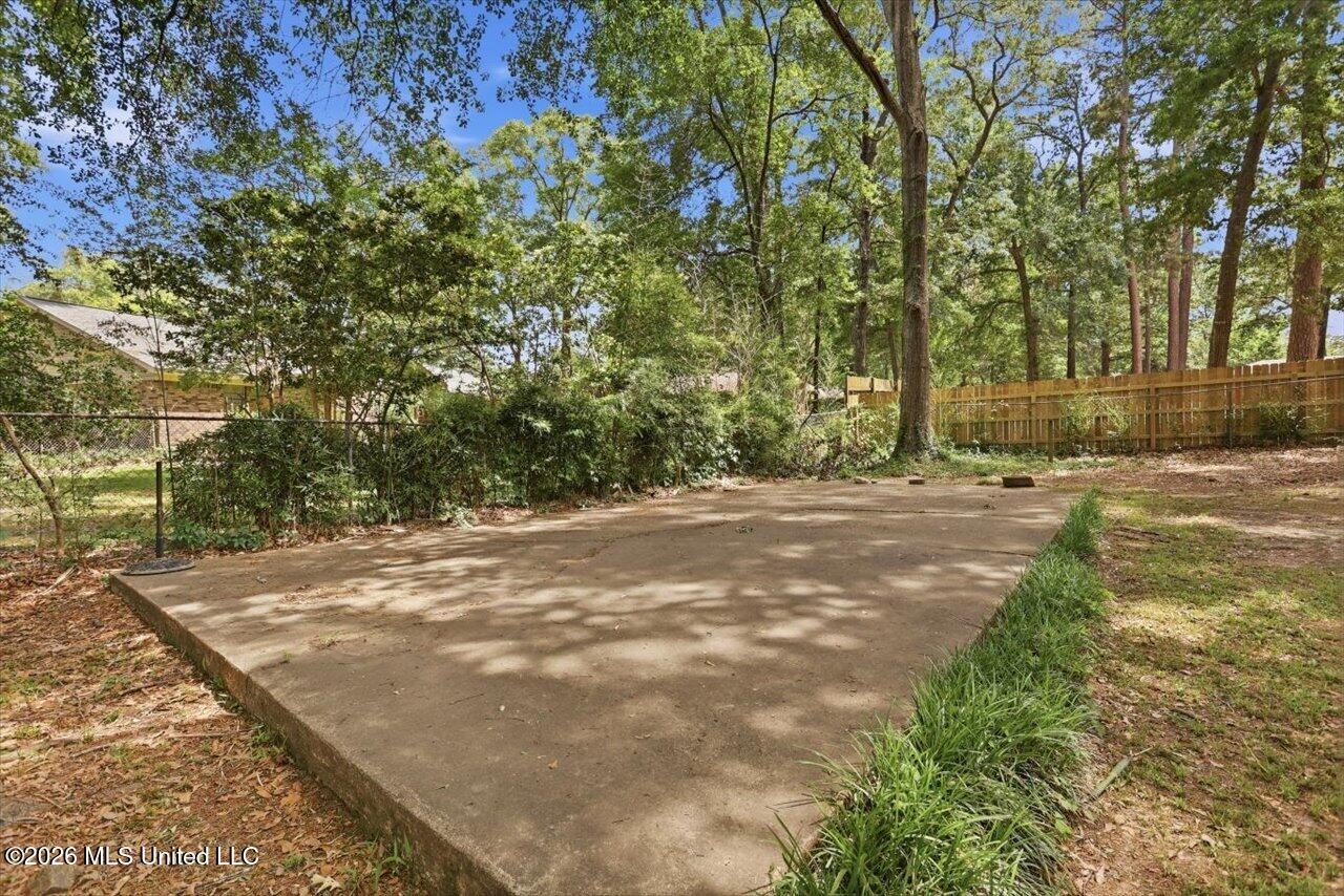 300 Whippoorwill Road Property Photo 34