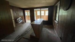 7112 Elder Ferry Road Property Photo 3