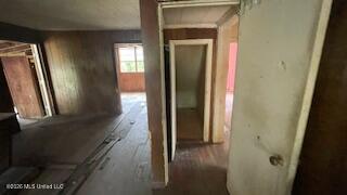 7112 Elder Ferry Road Property Photo 4