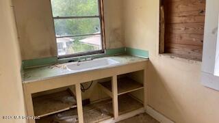 7112 Elder Ferry Road Property Photo 6