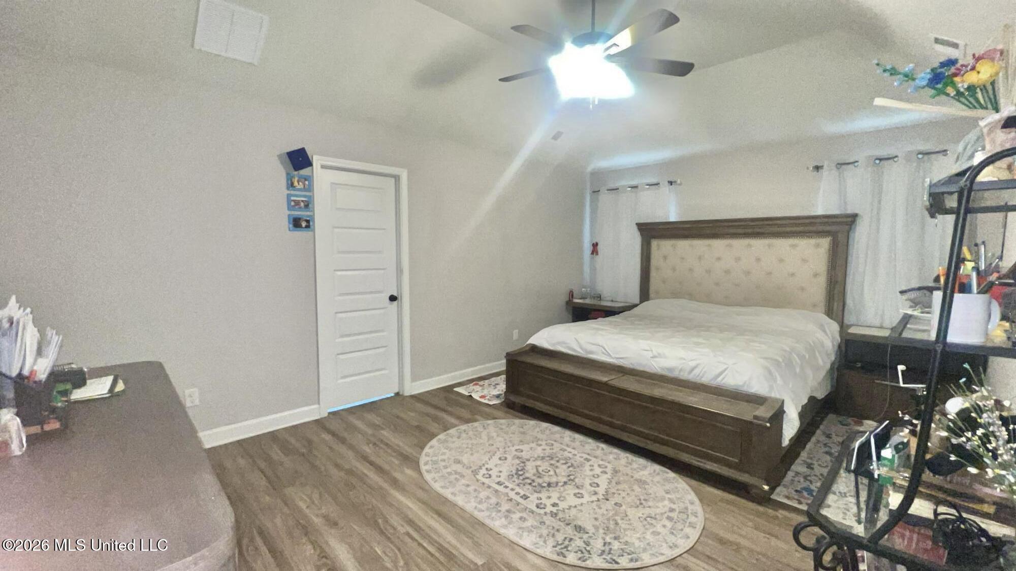 2542 Darlene Street Property Photo 6