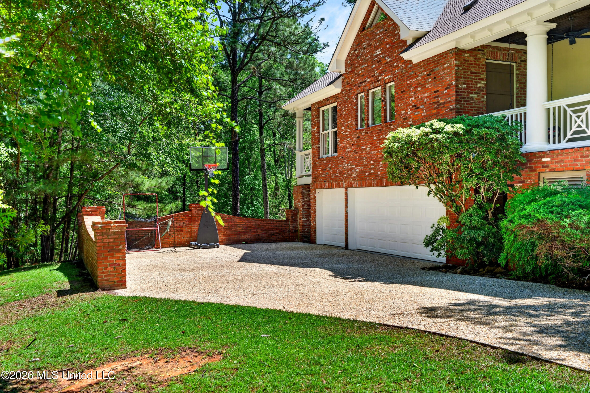 40 Marais Ridge Property Photo 11